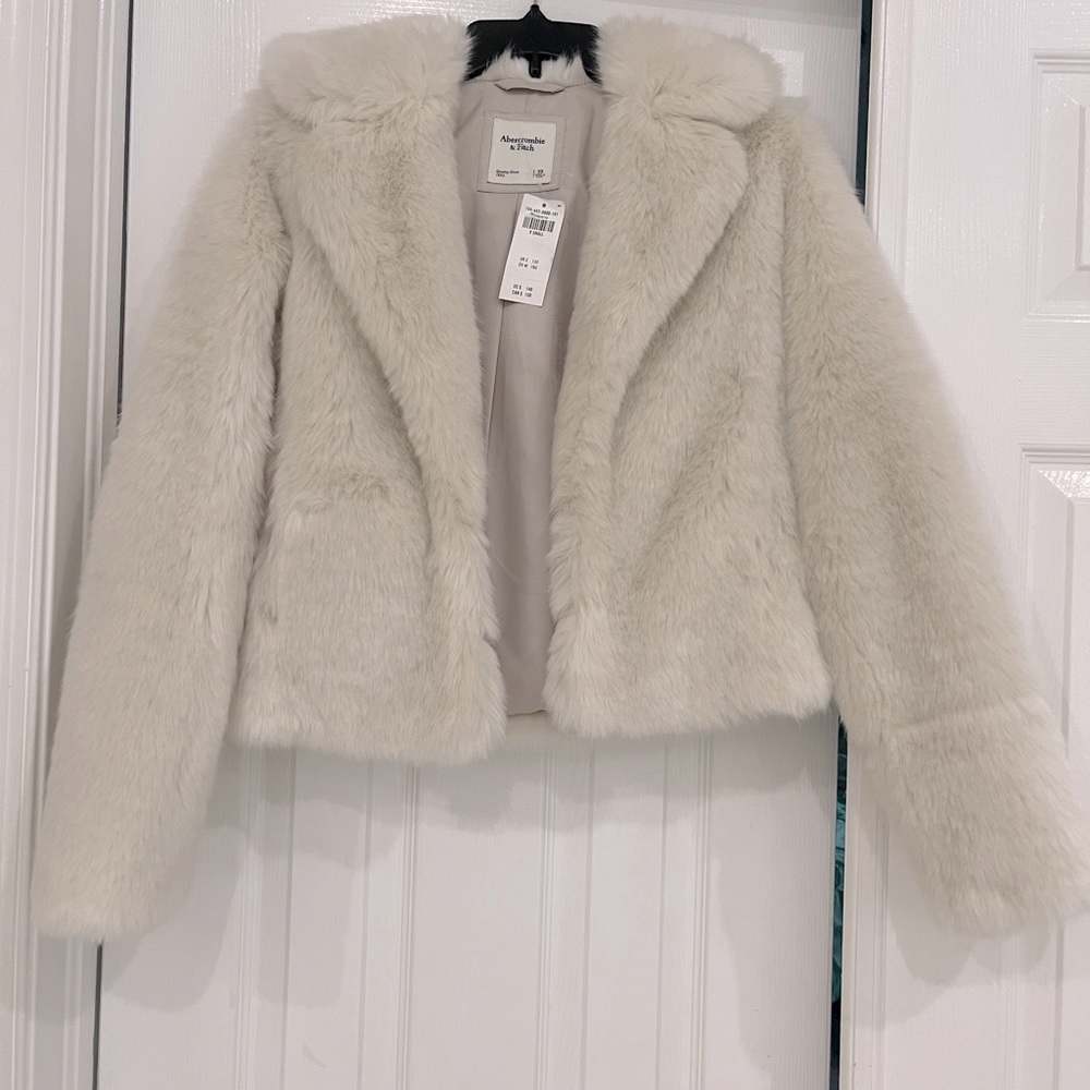 Abercrombie and Fitch cropped faux fur jacket